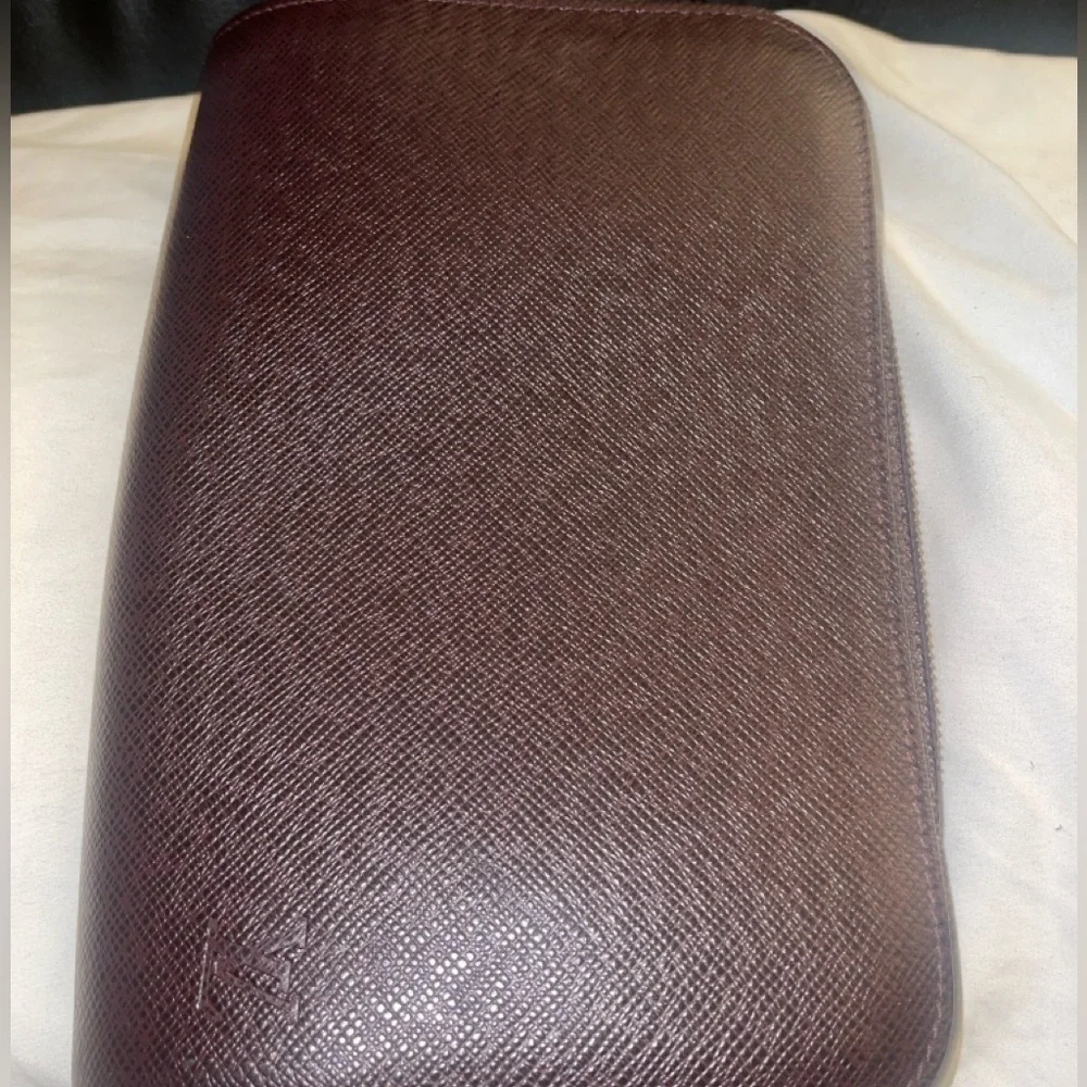 Vintage Louis Vuitton Vintage Taiga Baikal Burgundy Leather Wristlet Business